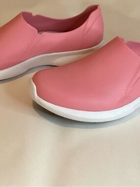 Casual Slip-On Sneakers in Pink and White